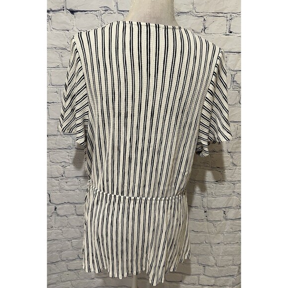 Lane Bryant Womens Plus Size White /Black Striped Short Sleeve Shirt 18/20 - Picture 4 of 7